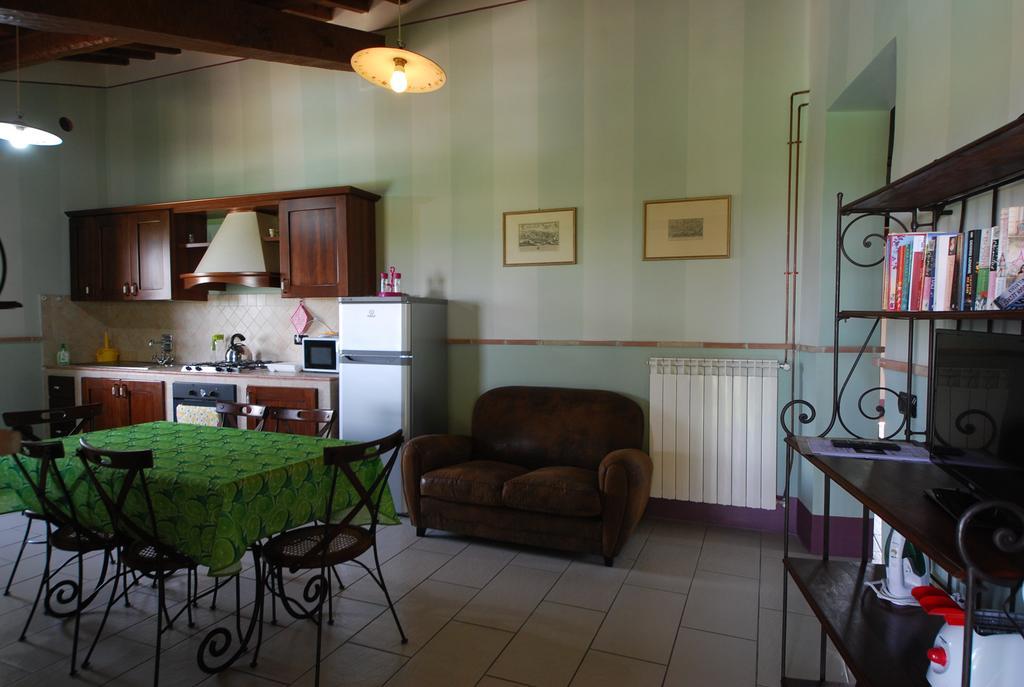 Spoleto By The Pool Guest House Exterior foto